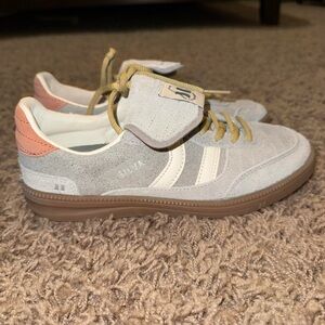 Gray Suede Sneakers with Cream Stripes and Pink Heel Accent